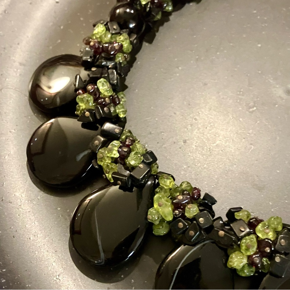 9.4 Ounces of Peridot and Onyx Chunky Statement Necklace. One of a kind. EUC. - Picture 11 of 16